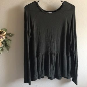 Olive green long sleeve flowy shirt!